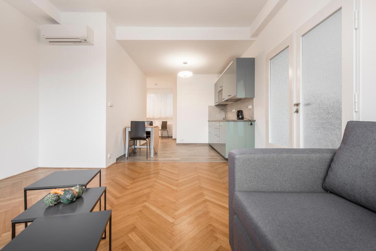 Merkur Apartments Прага Экстерьер фото